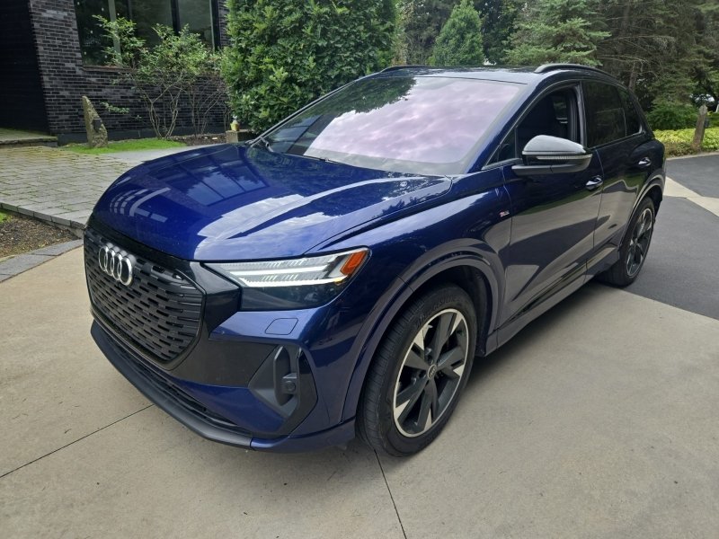 2022 Audi Q4 e-tron TECHNIK+BLACK OPTIK+AWD in Laval, Quebec - 1 - w1024h768px