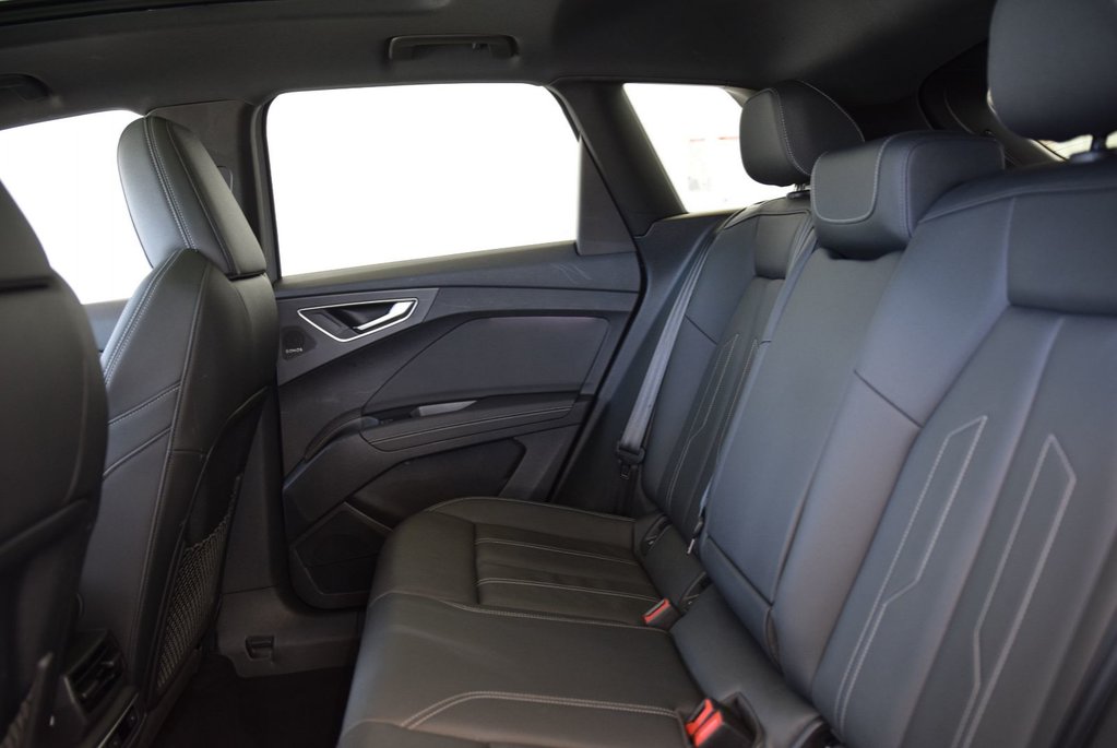 2023 Audi Q4 e-tron TECHNIK+BLACK OPTIK+LED in Laval, Quebec - 20 - w1024h768px