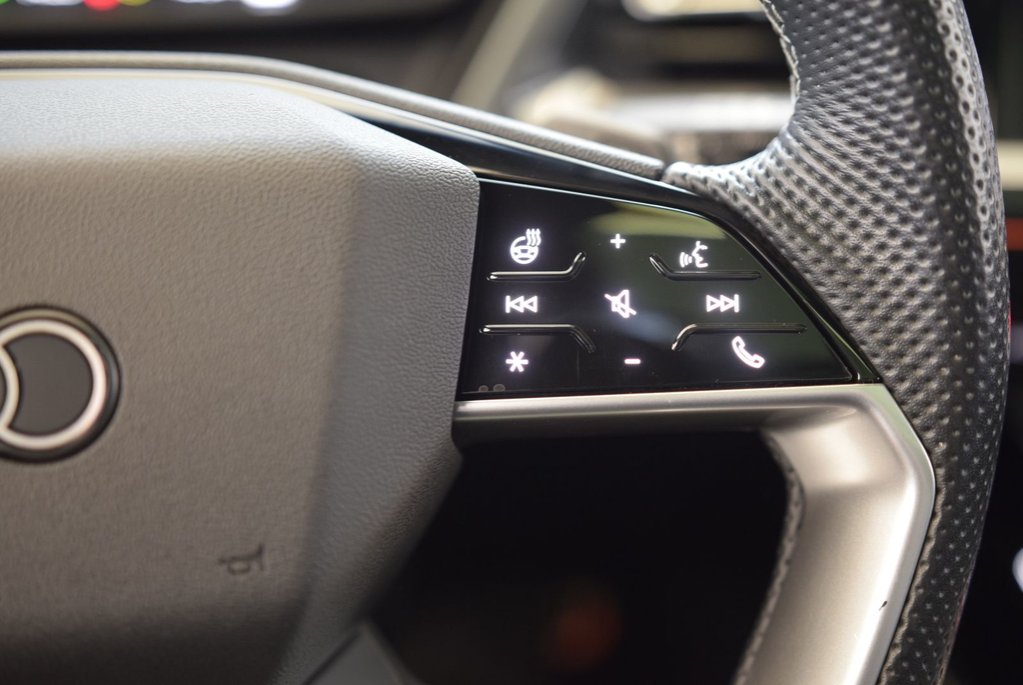 2023 Audi Q4 e-tron TECHNIK+BLACK OPTIK+LED in Laval, Quebec - 24 - w1024h768px