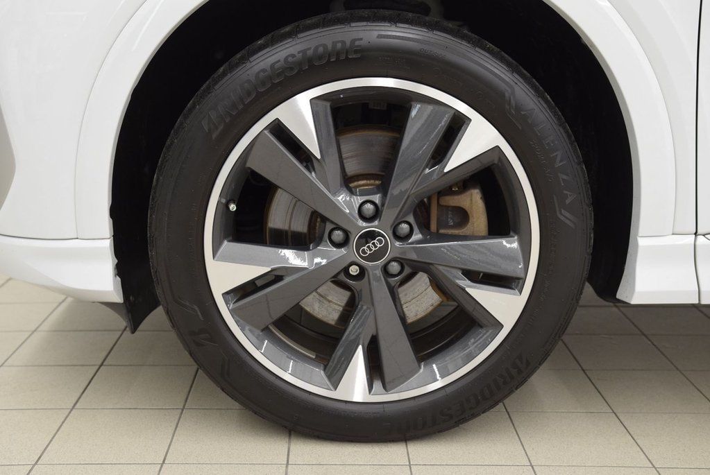 2024 Audi Q4 e-tron PREMIUM PACK+AWD+LED+TOIT in Laval, Quebec - 5 - w1024h768px