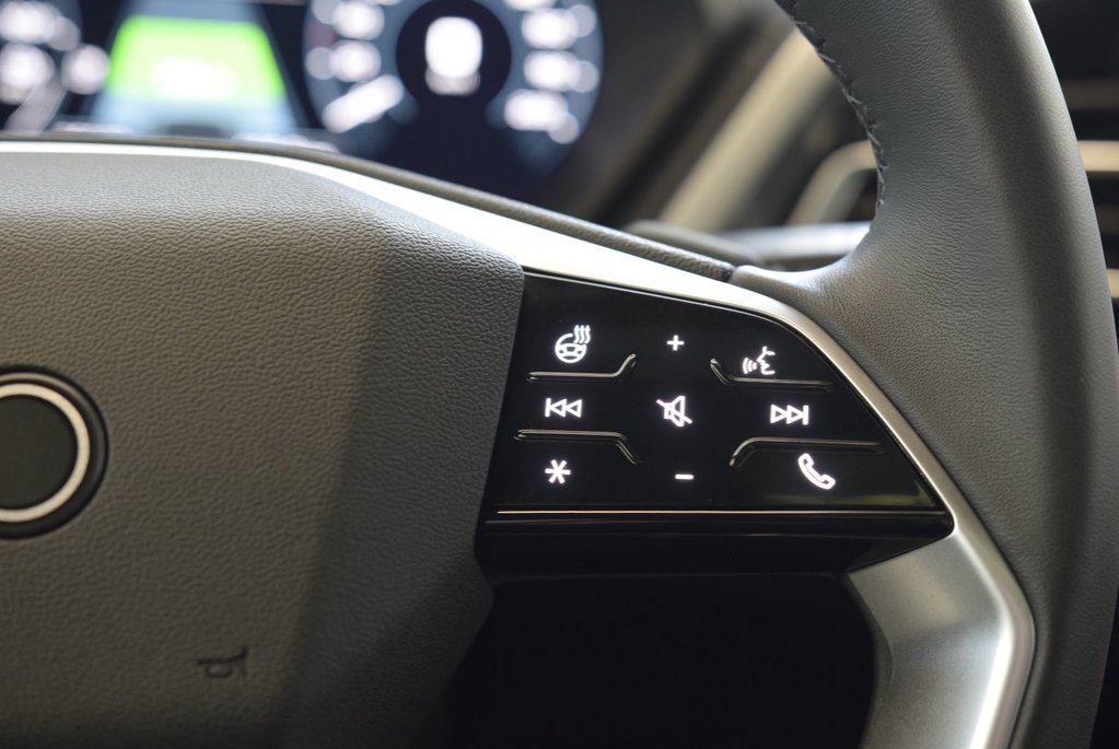 2025 Audi Q4 e-tron CUIR+TOIT PANO+THERMOPOMPE in Laval, Quebec - 23 - w1024h768px