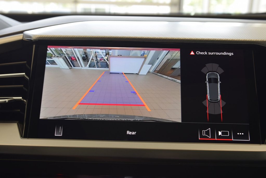 2025 Audi Q4 e-tron CUIR+TOIT PANO+THERMOPOMPE in Laval, Quebec - 25 - w1024h768px