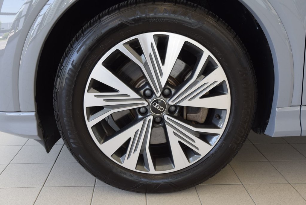 2025 Audi Q4 e-tron CUIR+TOIT PANO+THERMOPOMPE in Laval, Quebec - 5 - w1024h768px