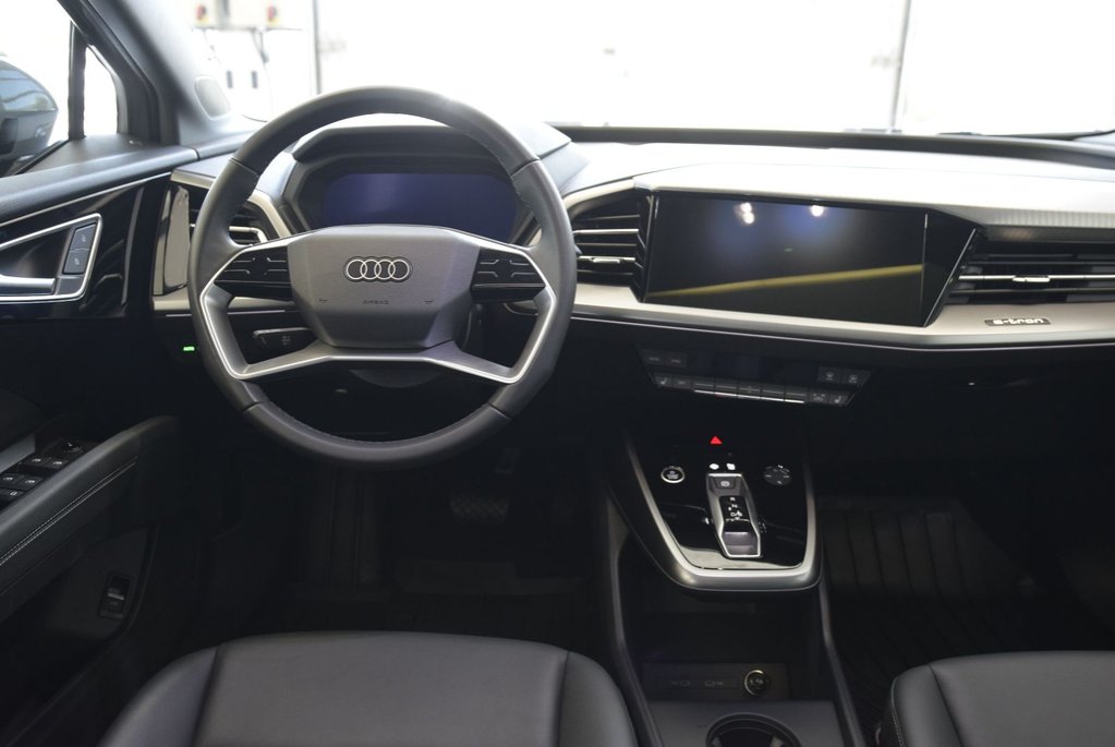 2025 Audi Q4 e-tron CUIR+TOIT PANO+THERMOPOMPE in Laval, Quebec - 21 - w1024h768px