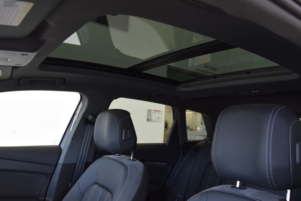 2025 Audi Q4 e-tron CUIR+TOIT PANO+THERMOPOMPE in Laval, Quebec - 9 - w1024h768px