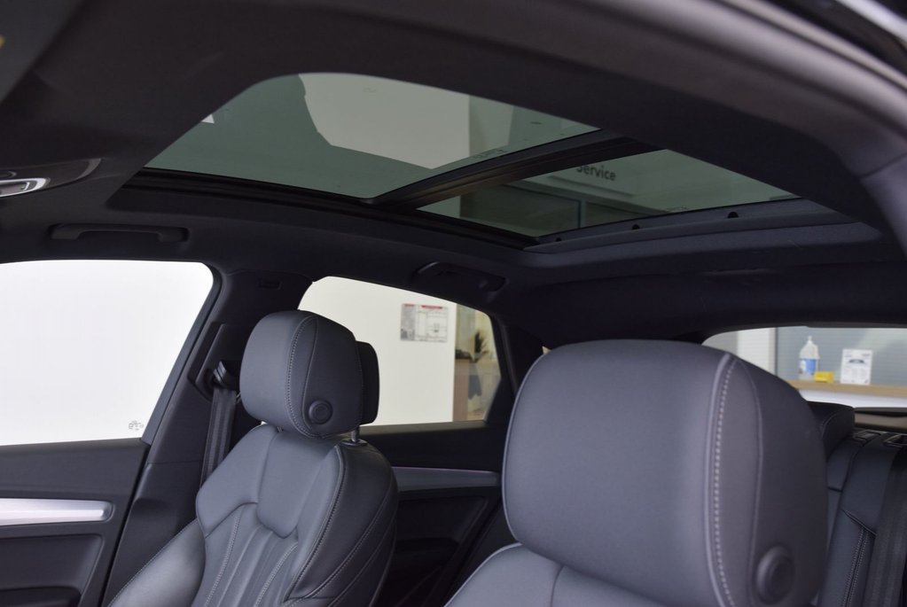 2023 Audi Q5 Sportback TECHNIK+BLACK PACKAGE+WOW in Laval, Quebec - 8 - w1024h768px