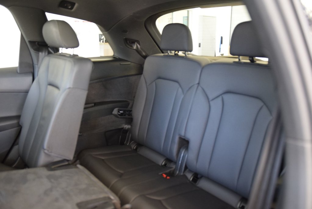 Audi Q7 CUIR+TOIT PANO+V6+3,L+LED 2021 à Laval, Québec - 24 - w1024h768px