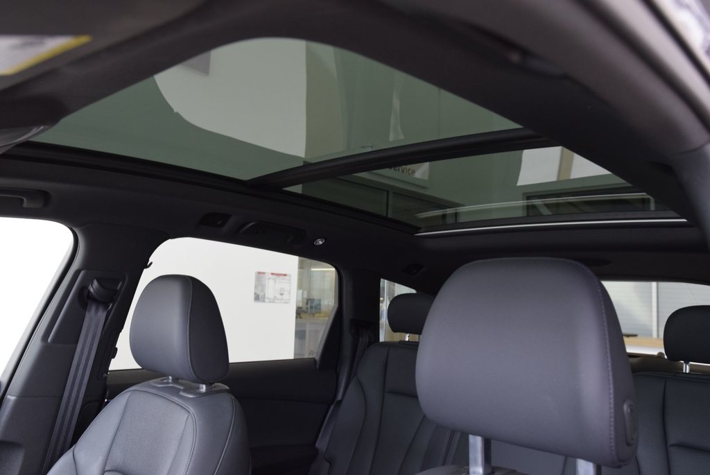 2022 Audi Q7 PROGRESSIV+WRAP NOIR MAT in Laval, Quebec - 8 - w1024h768px