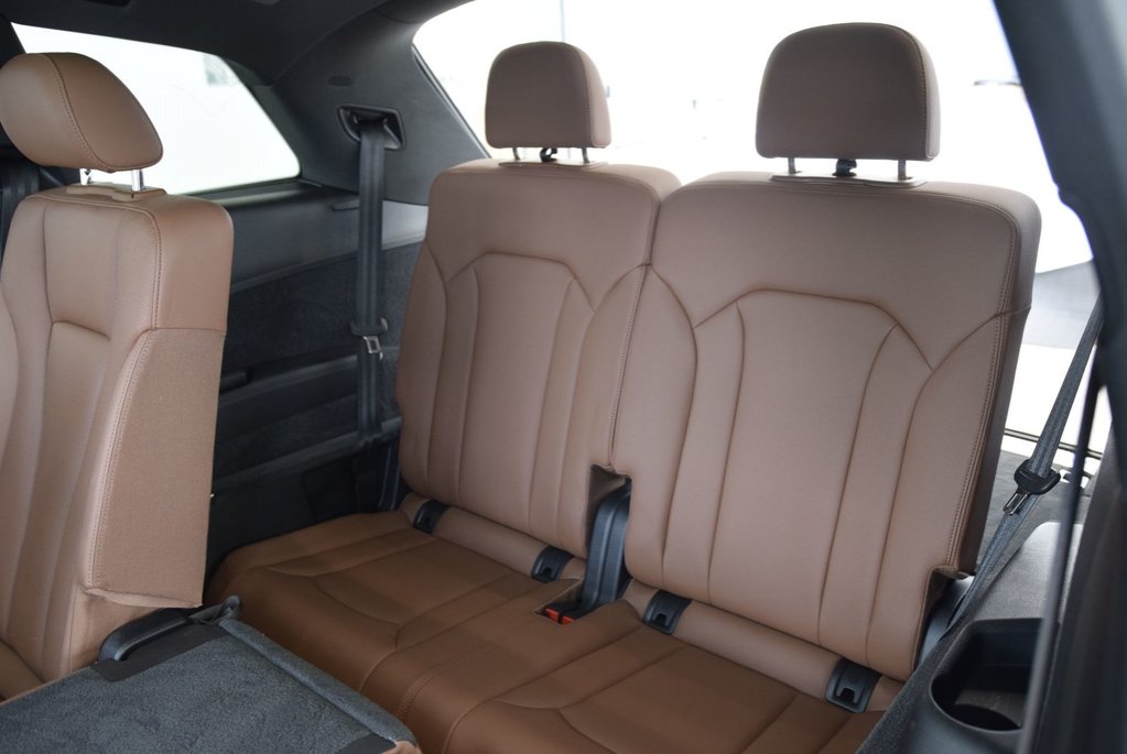2022 Audi Q7 PROGRESSIV+BLACK OPTIK+ in Laval, Quebec - 25 - w1024h768px