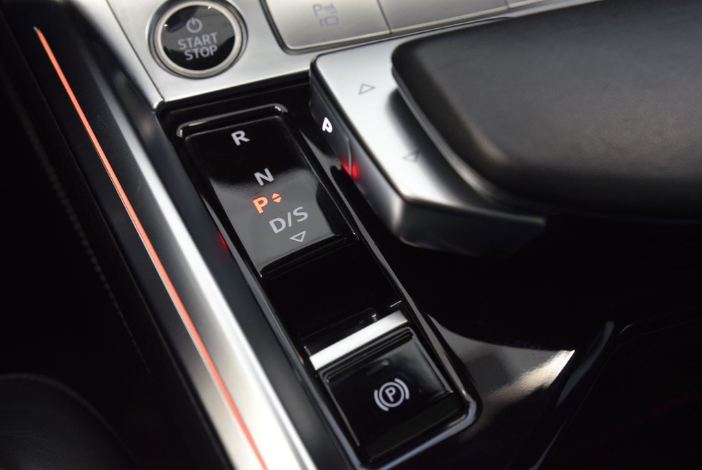 2024 Audi Q8 e-tron PREMIUM PACKAGE+BLACK COMPETITION in Laval, Quebec - 14 - w1024h768px