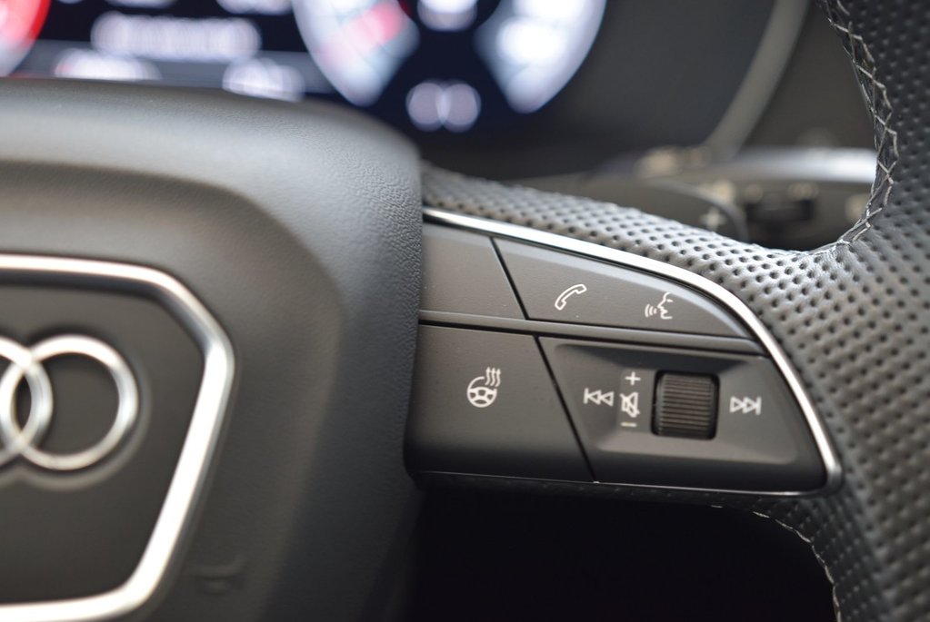 2022 Audi SQ5 Sportback TECHNIK+BLACK PACKAGE+AWD in Laval, Quebec - 24 - w1024h768px