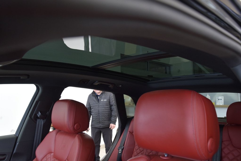 2022 Audi SQ5 TECHNIK+BLACK PACKAGE+LED in Laval, Quebec - 8 - w1024h768px