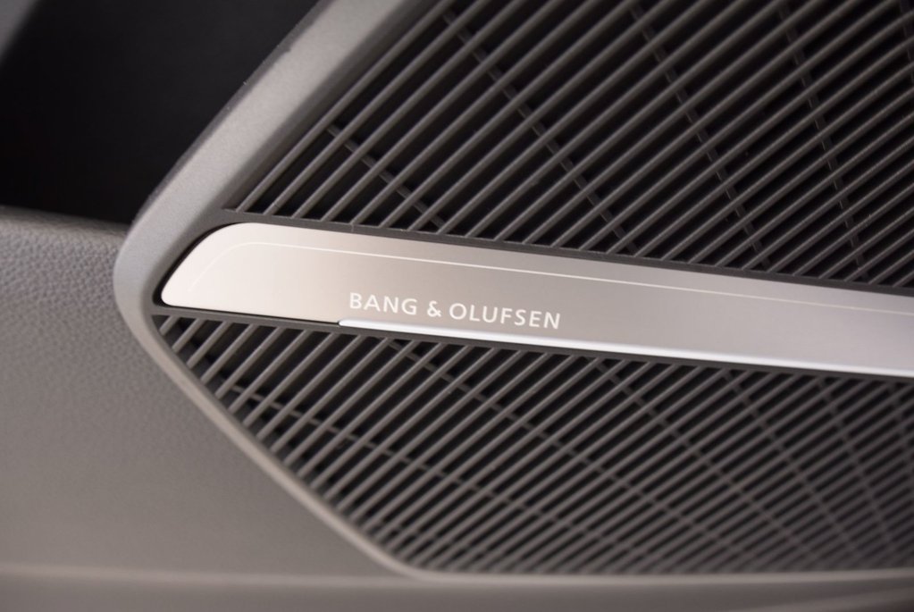 2022 Audi SQ5 TECHNIK+BLACK PACKAGE+LED in Laval, Quebec - 24 - w1024h768px