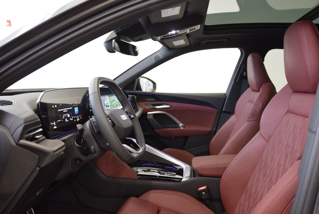 2025 Audi SQ5 TECHNIK+CUIR ROUGE+NEW MODEL in Laval, Quebec - 9 - w1024h768px