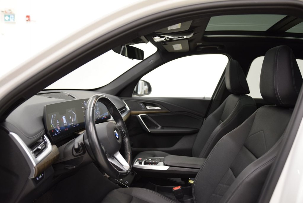 2023 BMW X1 XDrive28i+X LINE+PREMIUM PACK in Laval, Quebec - 18 - w1024h768px