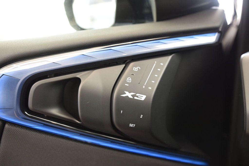 BMW X3 M50+XDRIVE+ M PRO PACK+LED 2025 à Laval, Québec - 26 - w1024h768px