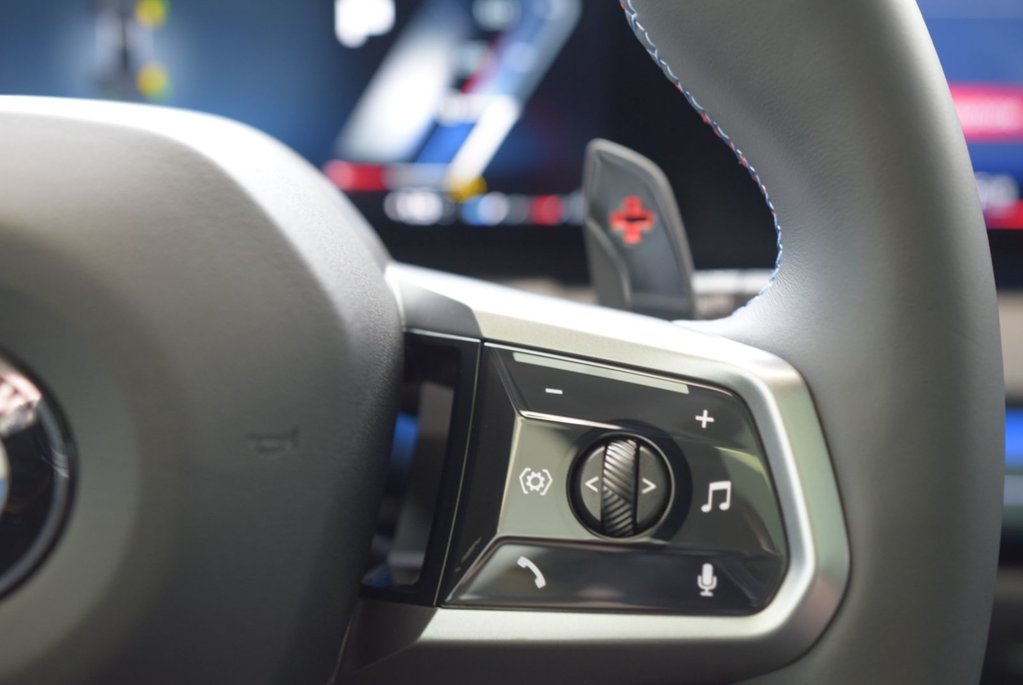 BMW X3 M50+XDRIVE+ M PRO PACK+LED 2025 à Laval, Québec - 28 - w1024h768px