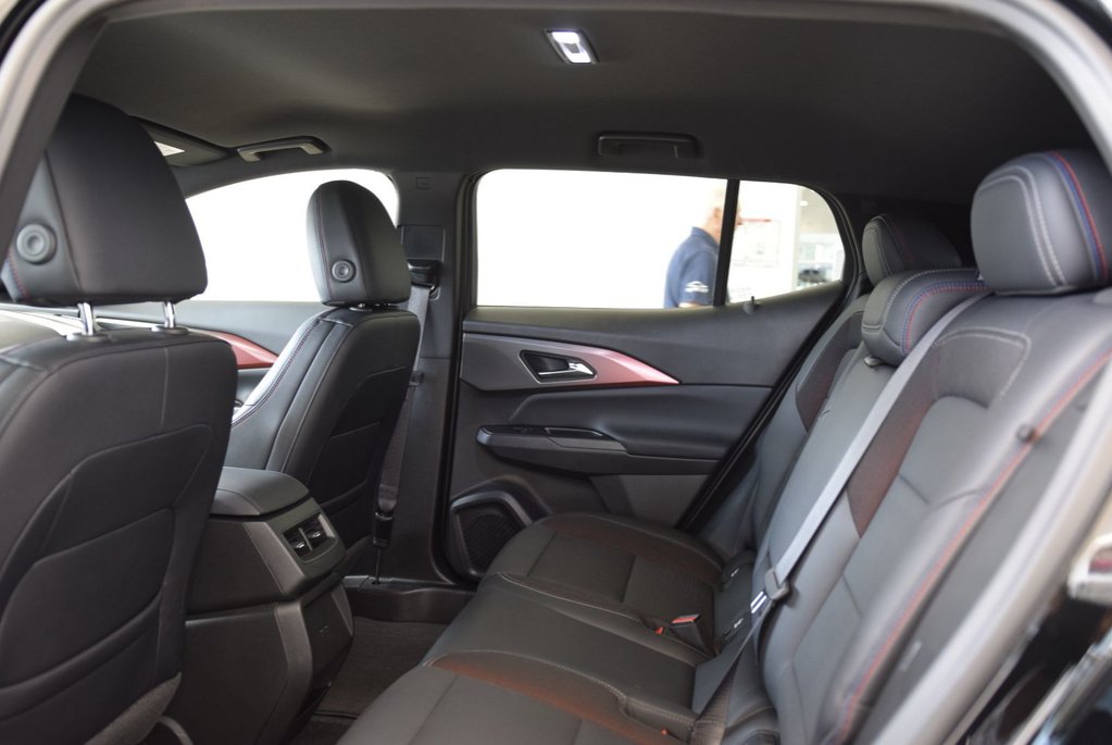 2024 Chevrolet Equinox EV RS+AWD+BAS KM+CUIR+LED in Laval, Quebec - 17 - w1024h768px