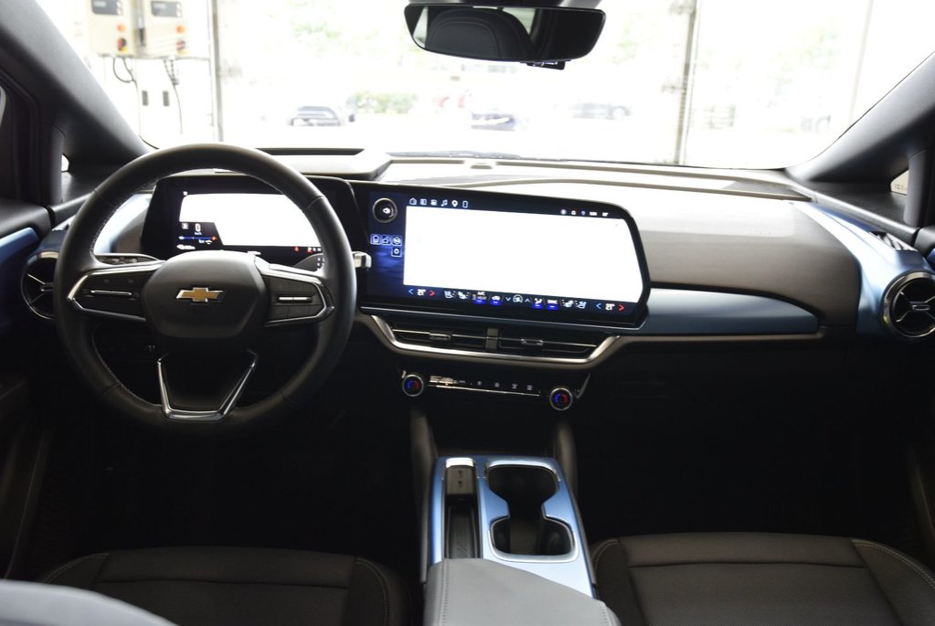 2025 Chevrolet Equinox EV 2LT+CONVENIENCE PACK+LED in Laval, Quebec - 20 - w1024h768px