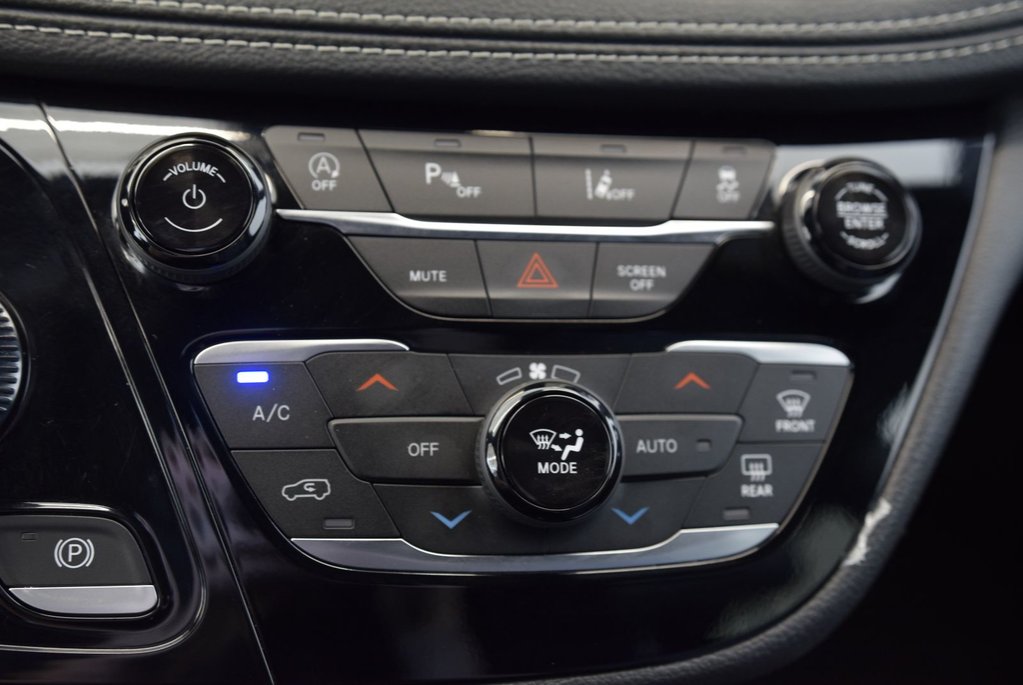 2025 Chrysler Pacifica SELECT+CUIR+CAPITAINE+LED in Laval, Quebec - 20 - w1024h768px