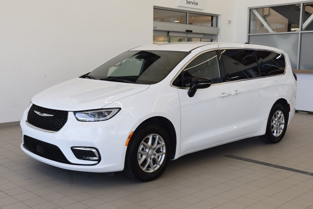 2025 Chrysler Pacifica SELECT+CUIR+CAPITAINE+LED in Laval, Quebec - 31 - w1024h768px