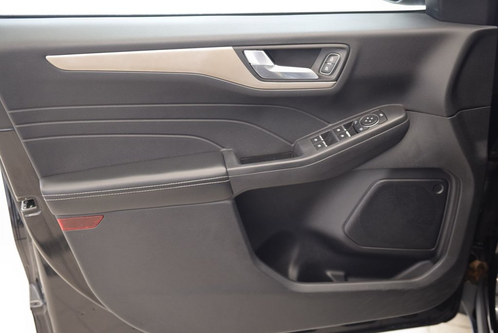 Ford Escape SEL+PHEV+CUIR+TOIT PANO+ 2022 à Laval, Québec - 16 - w1024h768px