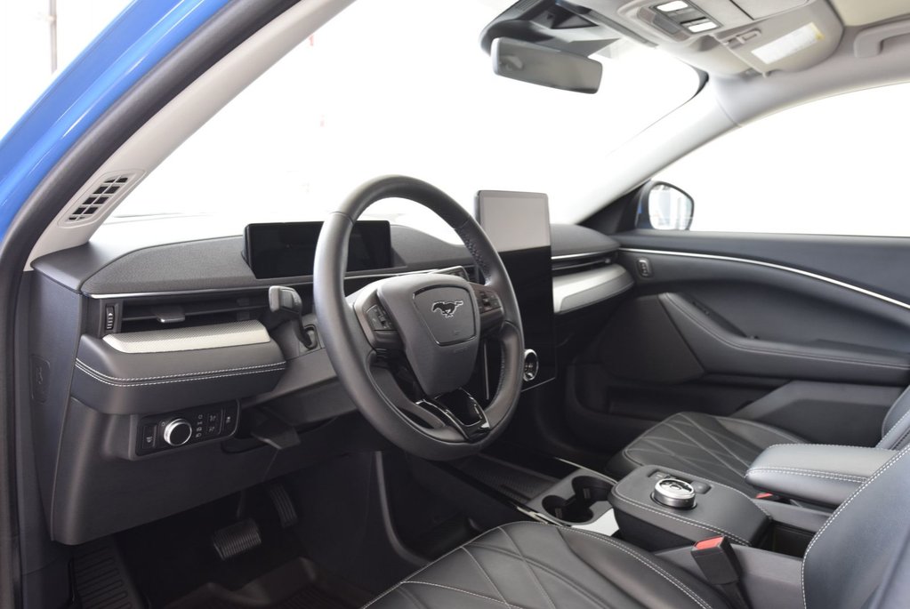 Ford Mustang Mach-E SELECT+AWD+BAS KM+CUIR+ 2022 à Laval, Québec - 14 - w1024h768px