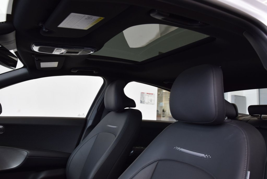 2025 Hyundai IONIQ 6 ULTIMATE+AWD+CUIR+TOIT+LED in Laval, Quebec - 8 - w1024h768px
