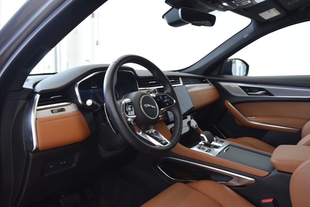 2023 Jaguar F-PACE R-Dynamic S+CUIR+TOIT+LED+ in Laval, Quebec - 10 - w1024h768px