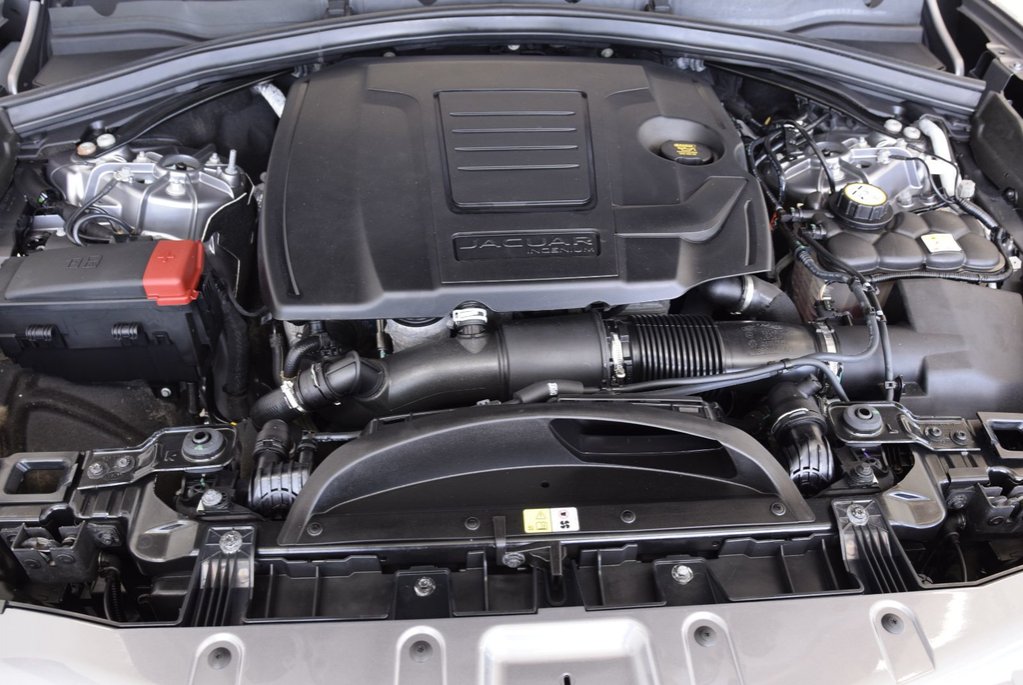 2023 Jaguar F-PACE R-Dynamic S+CUIR+TOIT+LED+ in Laval, Quebec - 16 - w1024h768px