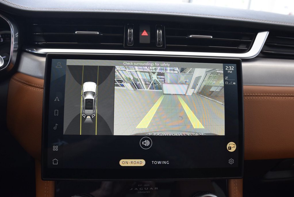 2023 Jaguar F-PACE R-Dynamic S+CUIR+TOIT+LED+ in Laval, Quebec - 27 - w1024h768px