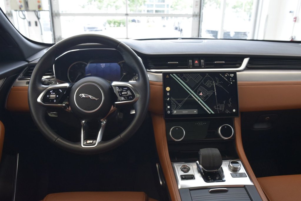 2023 Jaguar F-PACE R-Dynamic S+CUIR+TOIT+LED+ in Laval, Quebec - 23 - w1024h768px