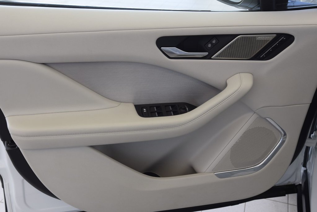 2021 Jaguar I-PACE HSE+EV400+CUIR+TOIT+LED+ in Laval, Quebec - 18 - w1024h768px