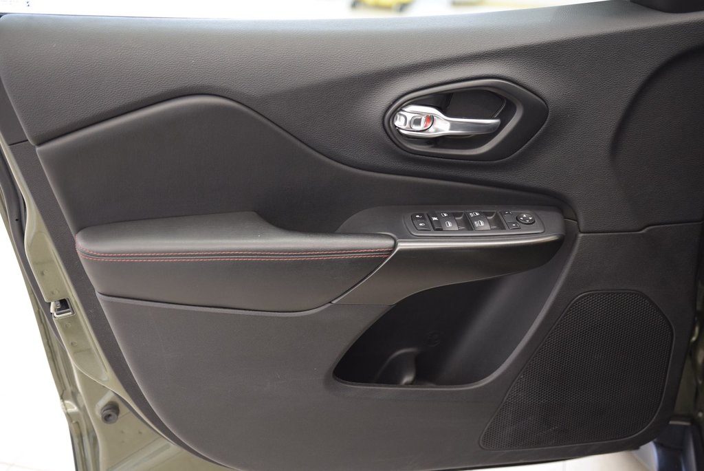 Jeep Cherokee TRAILHAWK+V6+CUIR+4X4+WOW 2021 à Laval, Québec - 15 - w1024h768px