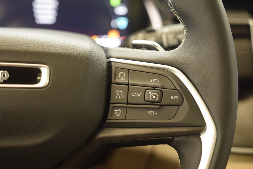 Jeep Grand Cherokee 4XE+AWD+LIMITED+LUXURY PACK 2022 à Laval, Québec - 24 - w1024h768px