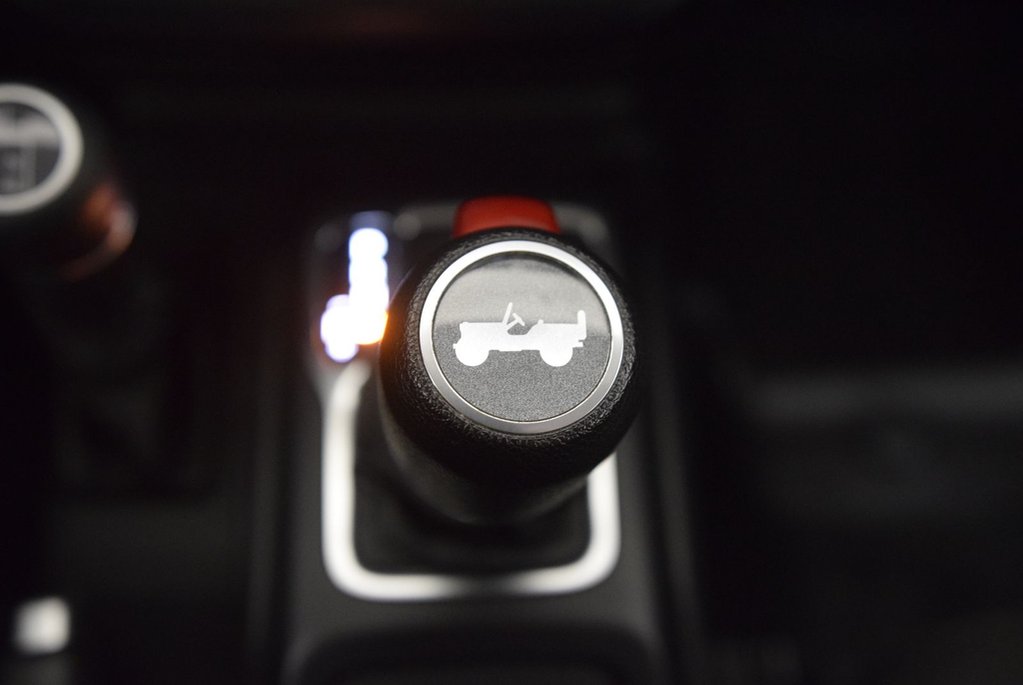 2023 Jeep Wrangler Willys+4X4+NAV+AUTO+V6+MAG NOIR in Laval, Quebec - 9 - w1024h768px