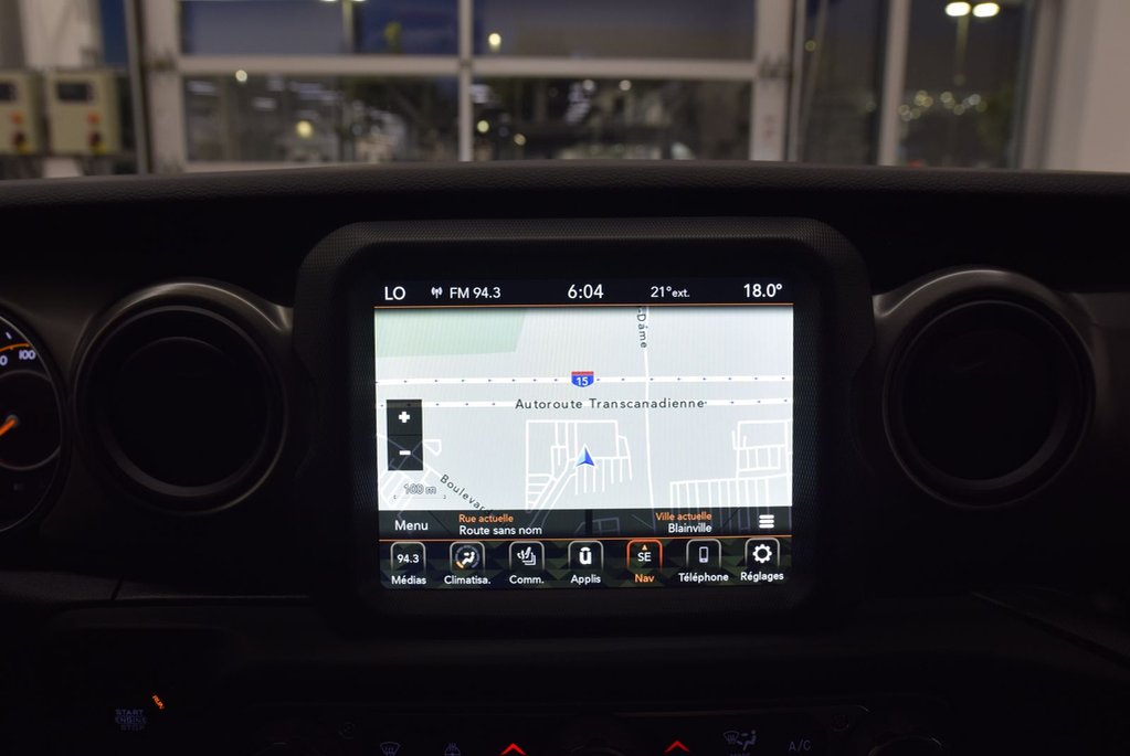 2023 Jeep Wrangler Willys+4X4+NAV+AUTO+V6+MAG NOIR in Laval, Quebec - 11 - w1024h768px
