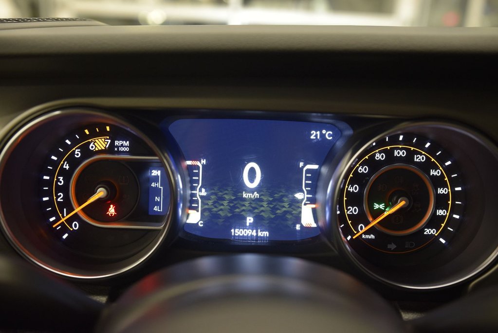 2023 Jeep Wrangler Willys+4X4+NAV+AUTO+V6+MAG NOIR in Laval, Quebec - 14 - w1024h768px