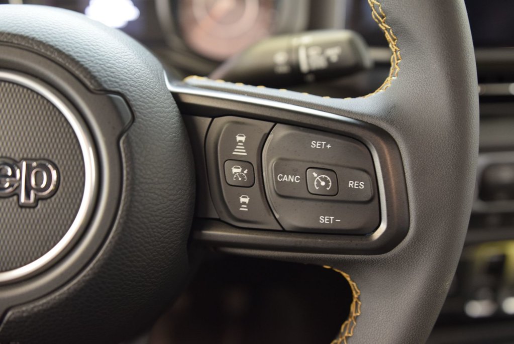 2025 Jeep Wrangler Sport S+AIR CLIM+COMME NEUF in Laval, Quebec - 9 - w1024h768px