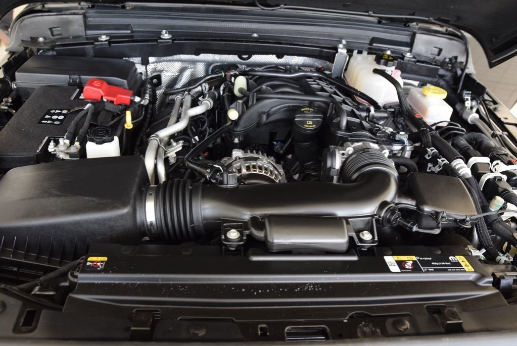 2025 Jeep Wrangler Sport S+AIR CLIM+COMME NEUF in Laval, Quebec - 27 - w1024h768px