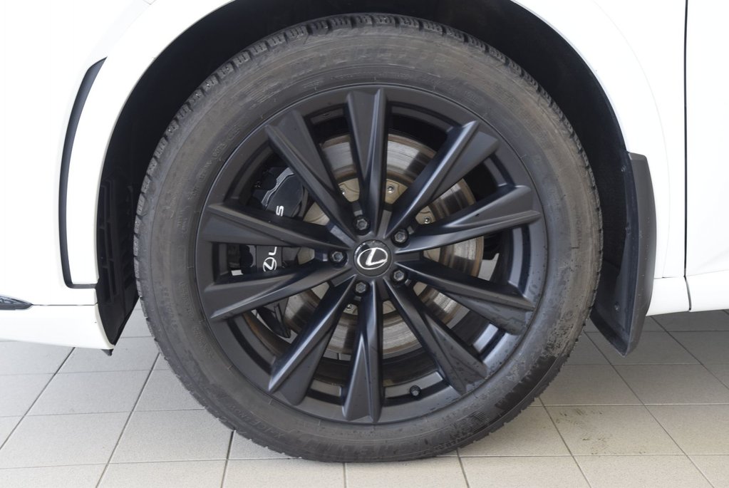 2023 Lexus RX 500h+F SPORT+CUIR ROUGE in Laval, Quebec - 9 - w1024h768px
