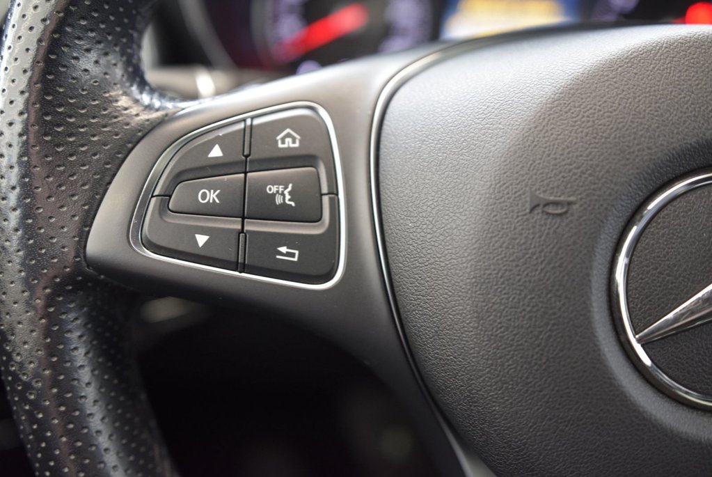 Mercedes-Benz GLC 300+NIGHT PACK+PREMIUM 2019 à Laval, Québec - 16 - w1024h768px