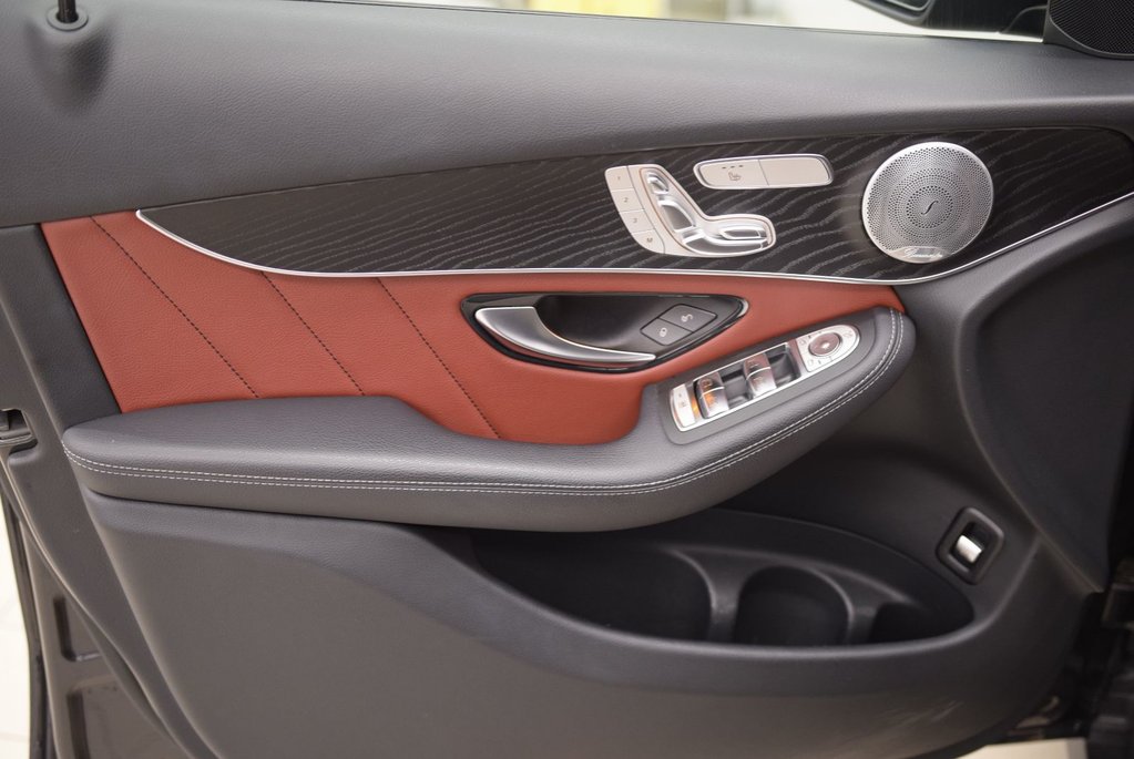 2020 Mercedes-Benz GLC 300+NIGHT PACK+BURMESTER in Laval, Quebec - 17 - w1024h768px