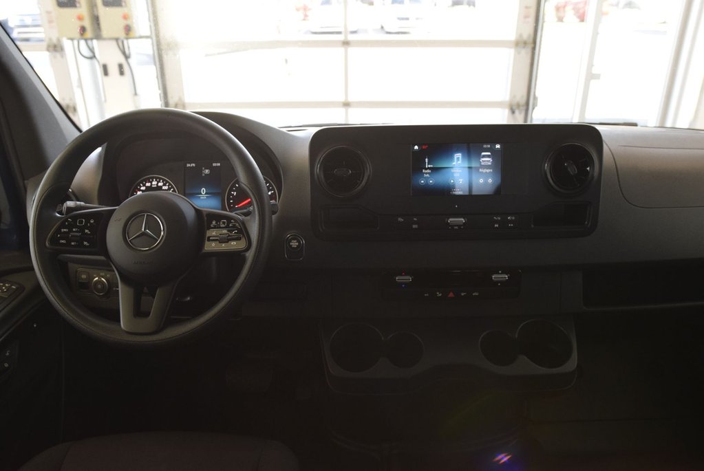 2024 Mercedes-Benz Sprinter Van 2500+HIGH ROOF+144+CAMERA in Laval, Quebec - 19 - w1024h768px