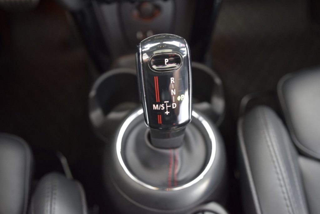 2020 MINI 3 Door John Cooper Works+CUIR+TOIT in Laval, Quebec - 31 - w1024h768px