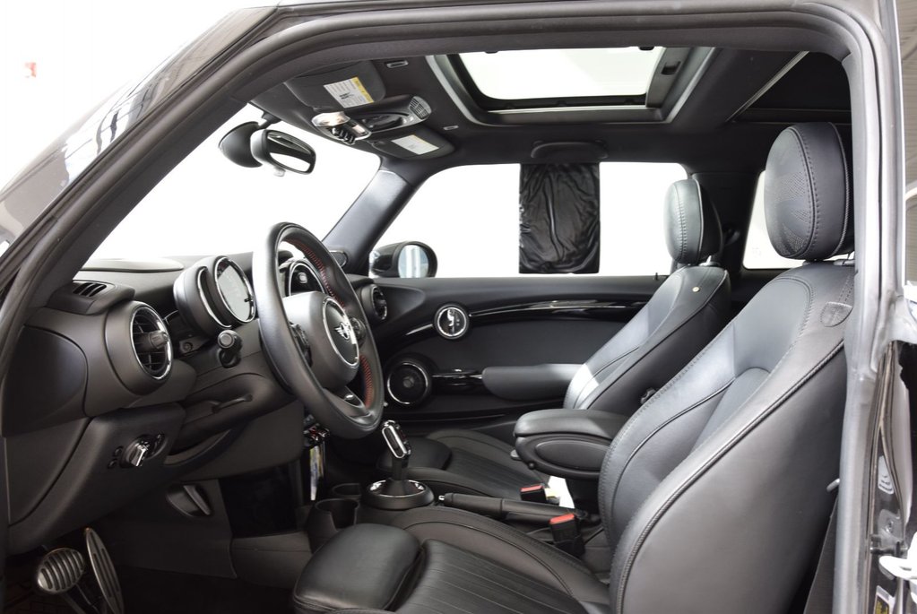 2020 MINI 3 Door John Cooper Works+CUIR+TOIT in Laval, Quebec - 18 - w1024h768px