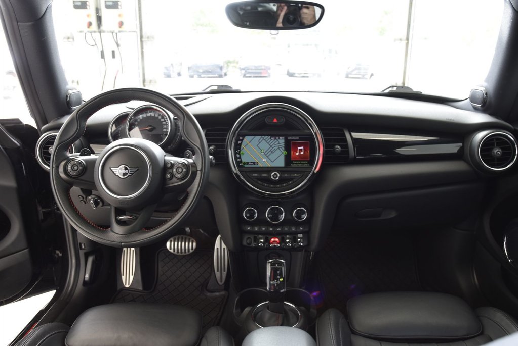 2020 MINI 3 Door John Cooper Works+CUIR+TOIT in Laval, Quebec - 20 - w1024h768px