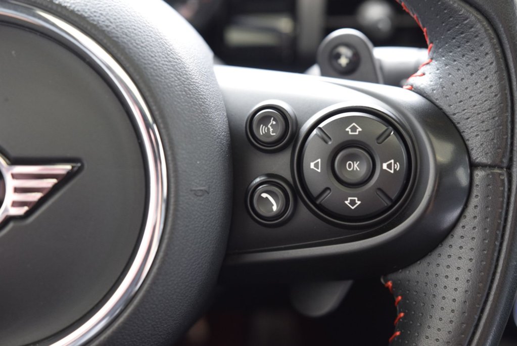 2020 MINI 3 Door John Cooper Works+CUIR+TOIT in Laval, Quebec - 25 - w1024h768px