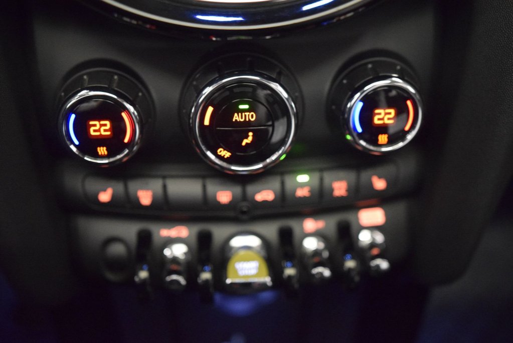 2024 MINI 3 Door Cooper SE+PREMIER+HARMAN in Laval, Quebec - 31 - w1024h768px