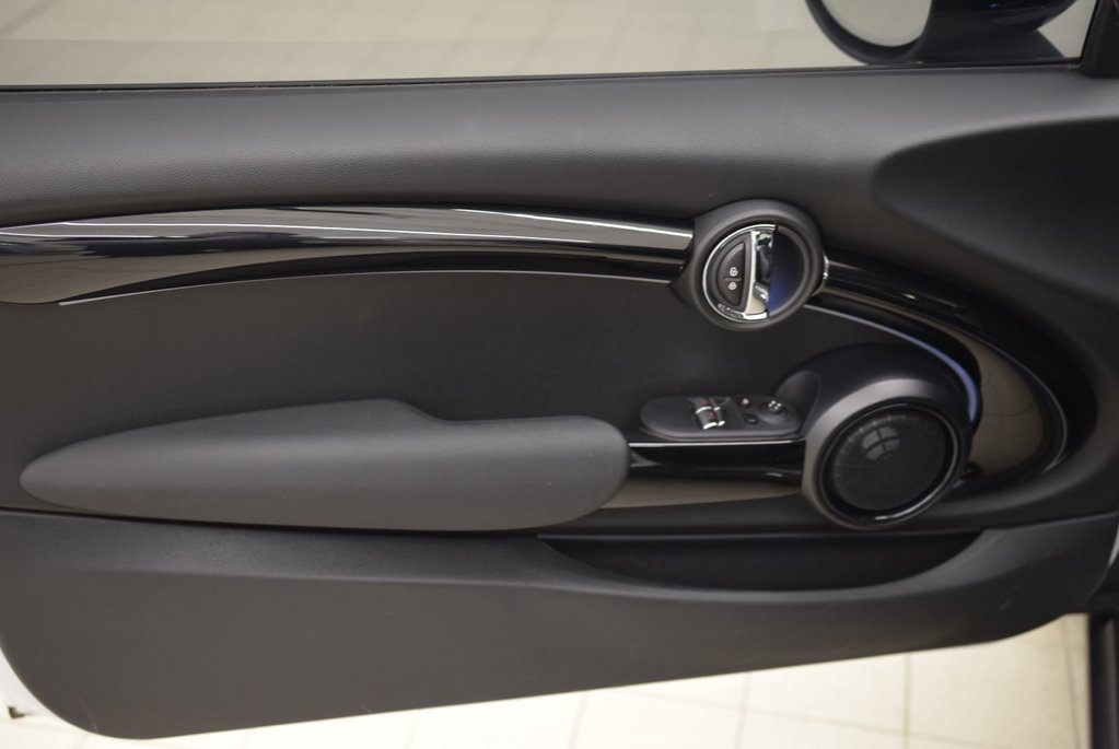 2024 MINI 3 Door Cooper SE+PREMIER+HARMAN in Laval, Quebec - 18 - w1024h768px